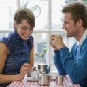 Como se comportar no primeiro encontro: conselhos de psicólogos sobre como causar uma impressão positiva no seu parceiro
